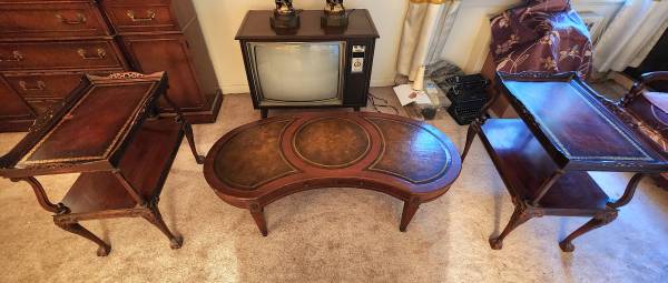 **ANTIQUE LEATHER TOP COFFEE TABLE SET CLAW FOOT SIDE TABLES** 1