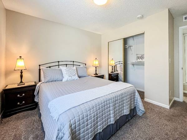 $1,250 / 2br - 920ft2 - Now Leasing for DECEMBER (NE Cedar Rapids)63679441331075122