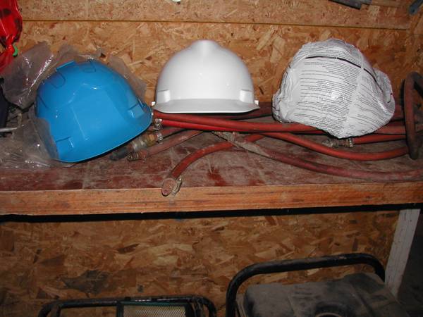 D66 - HARD HATS - new, never worn 1