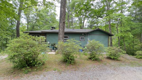 $1600.00 / 1br - 824ft2 - 10A Green Cottage in the Woods64029210489346122
