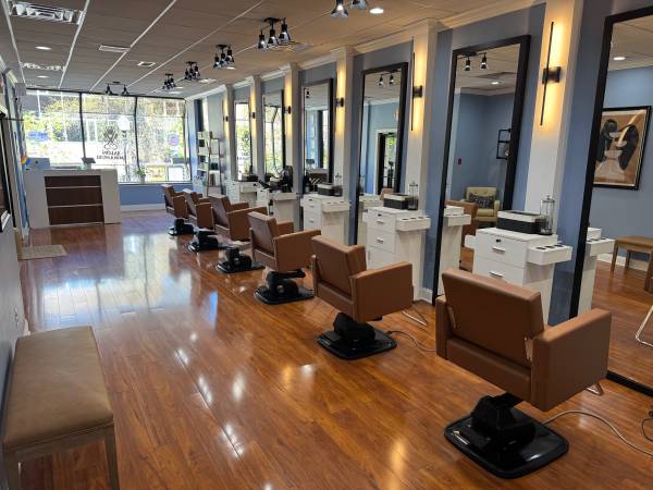 Barber wanted in Dupont Circle Salon 1