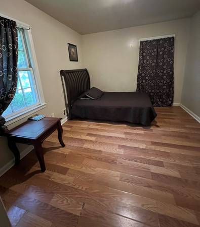 Huge Clean room $700 No deposit/Free WiFi 1