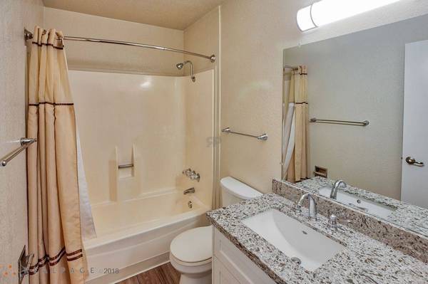 $2,905 / 1br - 692ft2 - 1x1 Located in SV with full size washer and dryer! Available 10/8/25 (sunnyvale)63772893853825120