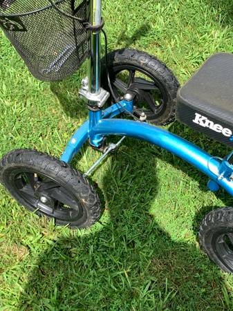 Scooter para rodillas - Todo terreno - $200 (Brandon)63470659703041121