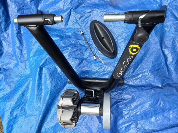 Cicloentrenador indoor CycleOps Fluid - $120 (Renton)63436076160897121