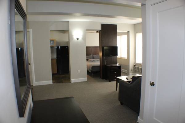 $1,650 / 1br - 460ft2 - Corto Plazo | Totalmente Amueblado | Condominio - Centro/ Este/ East Town/ (Lower Eastside)64152182940675120