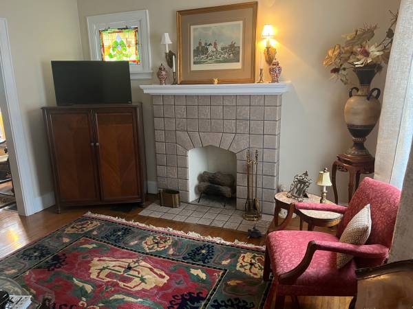 $850 / 2br - 950ft2 - Roommate in Mt Lookout (Mt  Lookout)63974330991618120