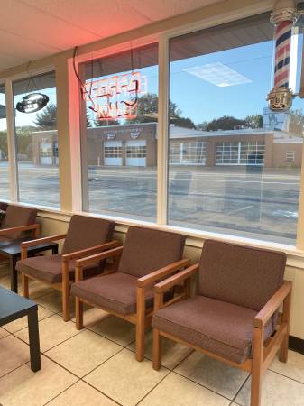 $1,150 / 800ft2 - Office - barbershop for lease (Mattydale NY)63982835425154124