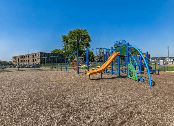 Updated 3BR Layout 🔑 Move-In Special 1