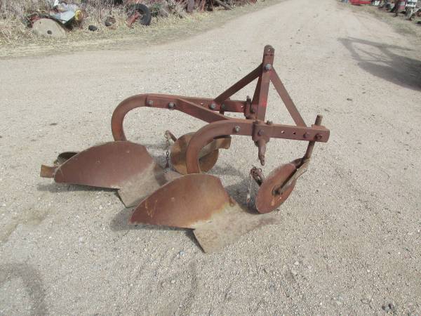 Ferguson, Ford 2 Bottom 3 Point Plow 1