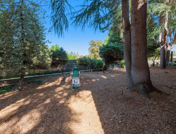 $1,595 / 2br - SPECIAL - $500 OFF - Covered Parking, Clubhouse - Close to MAX (Beaverton)63999452728834121
