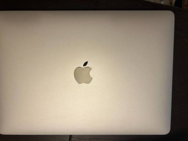 Apple MacBook Pro 13" (2022) M2 8-Core CPU 10-Core GPU / 8GB / 512GB 1