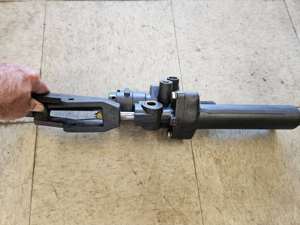 Mercruiser steering actuator - $50 (BEAVERTON)63470991044611123