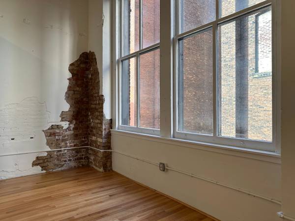 $2,750 / 1700ft2 - Want a real loft? We got you. Unit 300 at the Bruno Building. (Downtown)64013533245953123