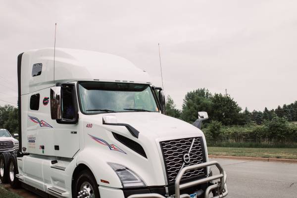 Laker Land Logistics is hiring OTR reefer drivers! 1