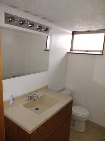 $856 / 3br - Large 3 bedroom 2 bath Duplex Richfield (seward, MN)64003960671235122