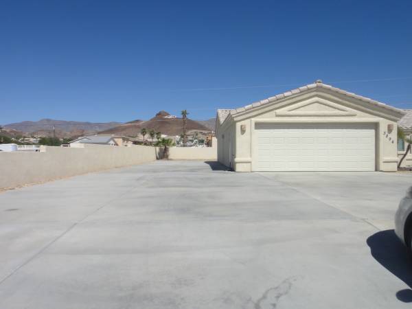 $1,800 / 3br - 1550ft2 - LOVELY HOME FOR RENT (LAKE HAVASU CITY)64038883024641120