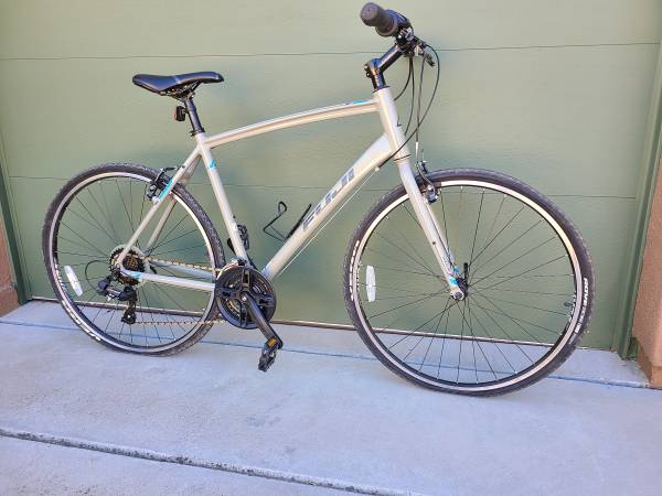 Fuji Absolute 2.3 Bicycle 1