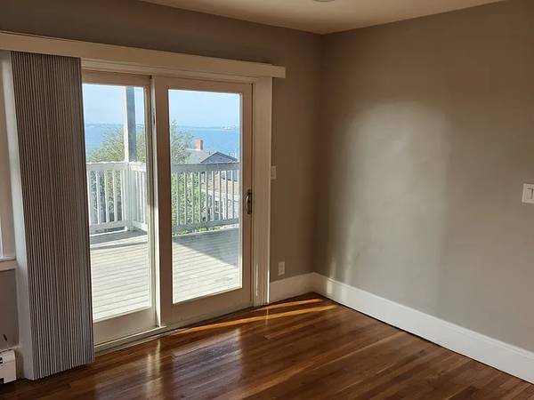 $2,900 / 2br - 1000ft2 - SWAMPSCOTT 2 BDRM DECK w OCEAN VIEW (SWAMPSCOTT)63996402883714123