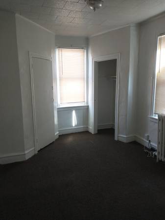 Large Sized Room Available -$130/Week - All Utilities Included! 1