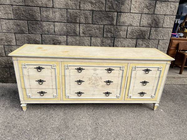 JOHN WIDDICOMB high end dresser w/mirror 1