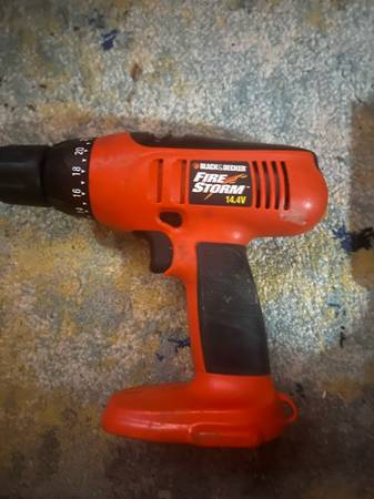 Black and Decker Cordless Drill 1