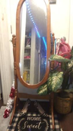 Wooden mirror 1