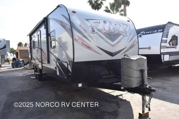 NICE 2017 Fury 2614X Forest River Toy Hauler-Onboard Onan Generator! - $22,999 (Norco)62971057763587121