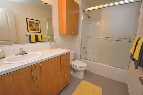 $1,395 / 1br - FALL In Love With This Unit at The Daveneaux! (NE Portland, NE Couch, Laurelhurst, Buckman)63914855105923124