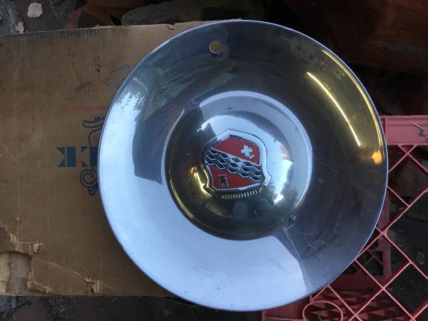 Buick hubcap fifties original 1