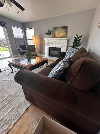 $235 /wk Furnished Rm - Sacramento (Inisheer Way, Sacramento)64044027311618123