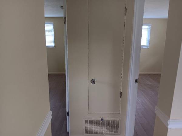 $1,550 / 2br - 1200ft2 - Venice Close to everything 2/1 in Excellent Location .All & wifi (Near Walmart & Jacaranda Library + Park)63791128956929122