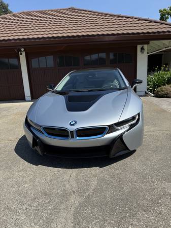 2015 BMW i8 Coupe 2D - $52,999 (napa county)63613112689793120