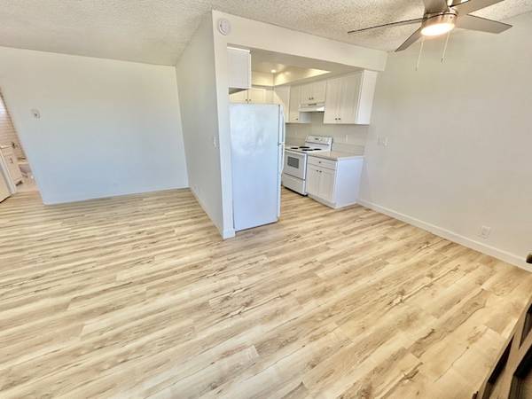 $2,550 / 1br - 650ft2 - Full Remodel! BIG Top Floor 1b/1b, Parking, Pool! (1550 Goldfield #18) (Bay Park)63933380293251123