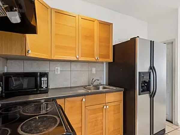 $900 / 2br - @!@615 S Bambrey St,  ---------   Philadelphia, PA @!@64024497867906121