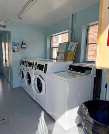 $1695.00 / 3br - 1223ft2 - 190 E Olmstead63846408955267122