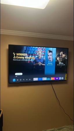 Insignia™ - 55" Class F30 Series LED 4K UHD Smart Fire TV 1