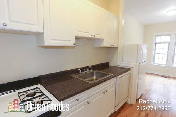 $1,795 / 1br - 700ft2 - **$300 OFF 1ST MONTH!** Cozy 1 Bed/1 Bath in Lakeview, Available: 11/1 (Lakeview)63898733122946122