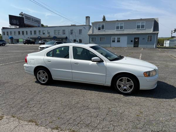 2009 Volvo S60 - $2,90063615768156547123