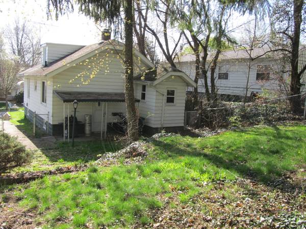 $975 / 2 habitaciones - 800 pies cuadrados - 1 baño, pisos de madera dura (Akron)63621919385601121