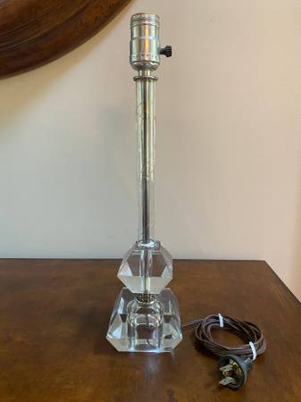 Vintage crystal glass table lamp 16” tall x 4” wide at base 1