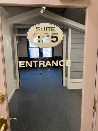 $1,400 / 900ft2 - Move in Ready Office Space (South Hadley, MA)64017048256513122