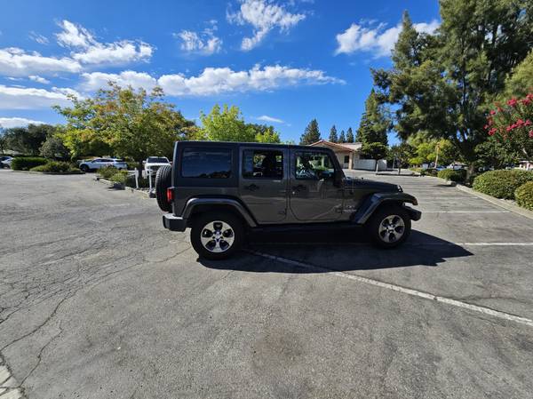 2018 Jeep Wrangler Jk Sahara Unlimited - $17,500 (sonoma)63486967468163124