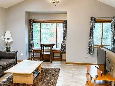 $900 / 1br - 700ft2 - Luxury 1-Bedroom sqft-700 Unit  Apartment located in Tri‑Taylor (Chicago, IL)64041643618946122