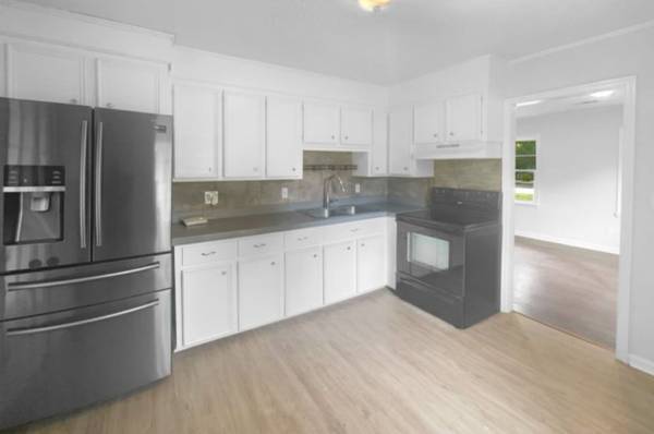 $800 / 3br - 1011ft2 - All Mercedes, Volvo, Amazon, Nurses, Boeing, and Retirees Welcome (Summerville)64015947565570124