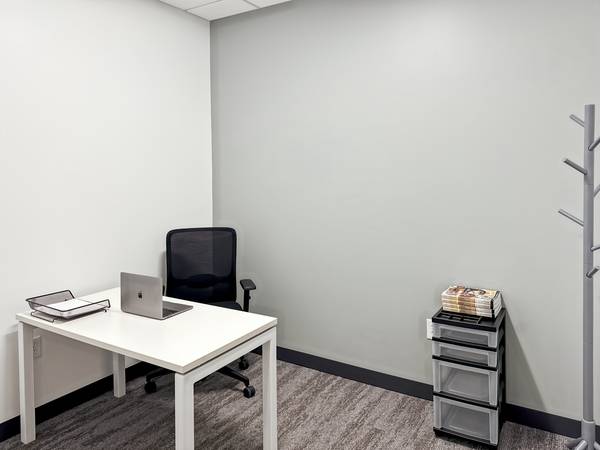 Fully Serviced Small Office With Flexible Terms 1