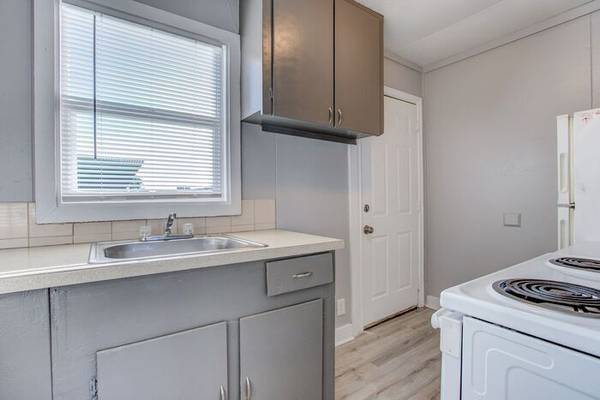 $825 / 1br - Apartments FOR RENT========>> (229 SE 97th Ave, Portland, OR)63615726776705122