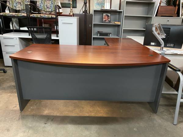 L shaped desk 1
