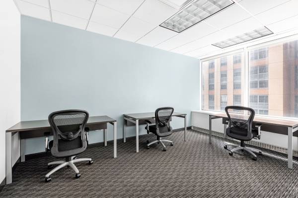 Touchdown → WORK → take-off | coworking desks 1