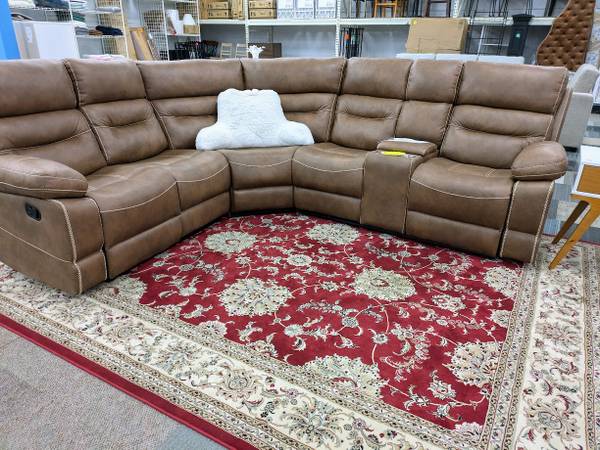 BRAND NEW Living Room Sectional Sofa 1